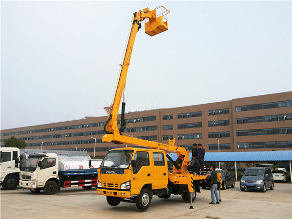 庆铃五十铃双排高空作业车