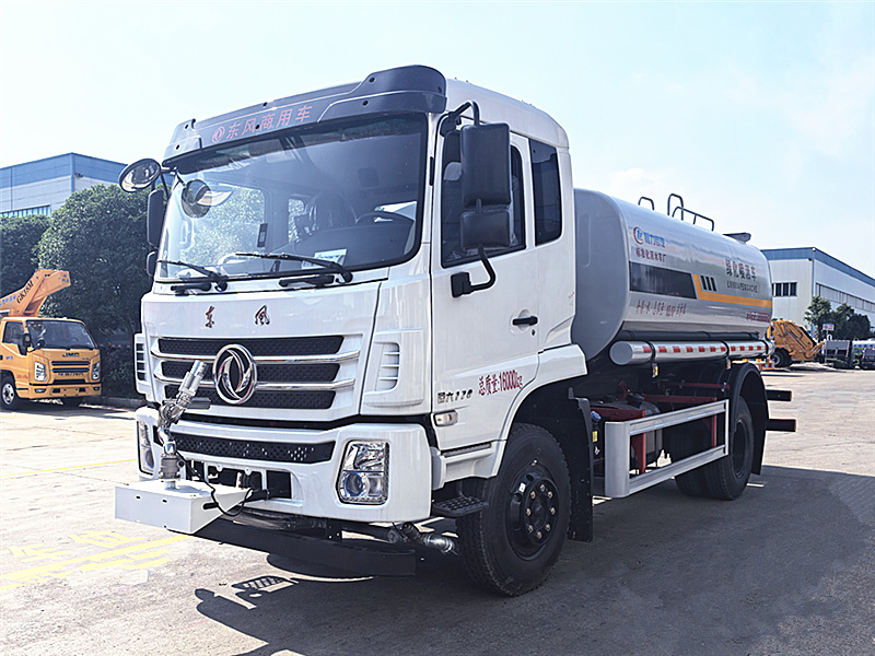 东风商用K6洒水车